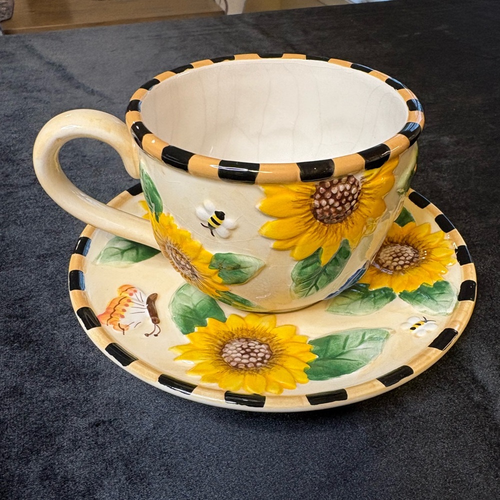 Collectible Ceramic Teacup and Saucer Set “Rejoice In The Lord” - Picture 4 of 9